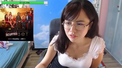 Подборка пукающих(пердящих) девушек на твиче/Twitch girls fart compilation (пукают, пердят, пукнули, пернули))