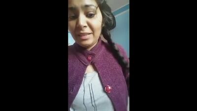 Kitni Gandi Smell Hain Chut Me Ungli Karke Sungha Ladki Ne Viral Indian Desi Hindi Sex MMS Videos Leaked Adult Porn-VIRALKAND.COM.mp4
