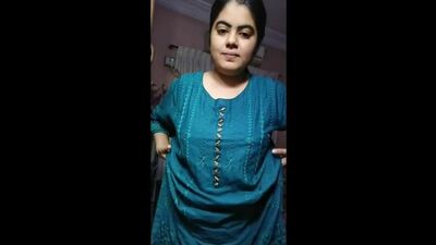 Punjabi Girl ShowingM3073.mp4