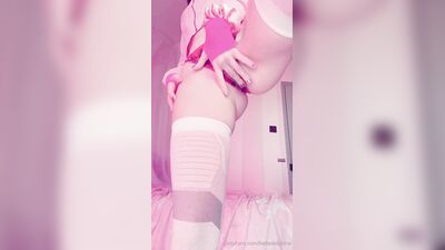 Голая Belle Delphine