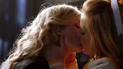 Голая Samara Weaving, Bella Thorne