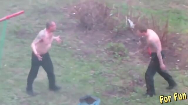 (18+) Драки алкашей 2016! Пьяные разборки. Лучшие драки 2016 / Drunk Fails and Fught! (29.03.2016)