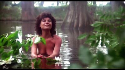 Голая Adrienne Barbeau