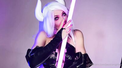 Голая Jessica Nigri