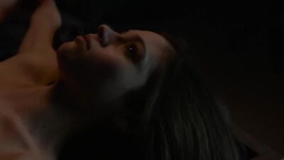 Голая India Eisley