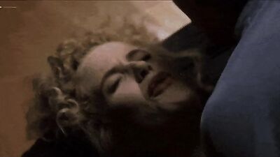 Голая Kelly Preston