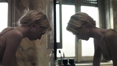 Голая Elizabeth Debicki