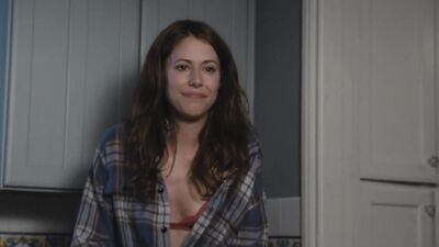 Голая Amanda Crew