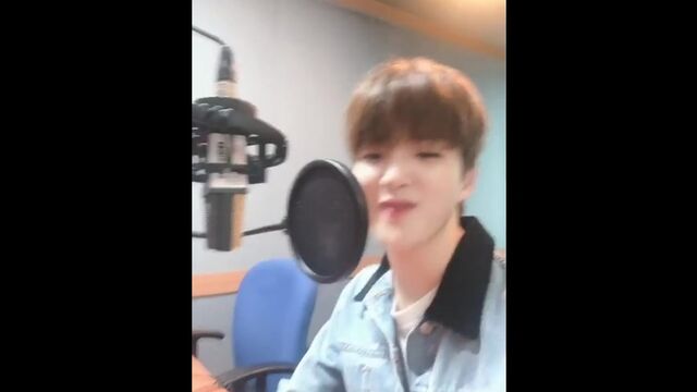 [HOTBEAT Arirang Radio] 200401 Инстаграм @hotbeat0409