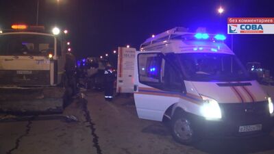 На Челябинском тракте жуткая авария: Водитель Mercedes-Benz Sprinter влетел в снегоуборочную машину