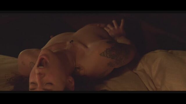 Лина Хиди (Lena Headey hot scenes in "9 Bullets" 2022)