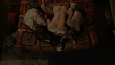 Эмма Дюмон - Водолей / Emma Dumont - Aquarius ( 2015 )