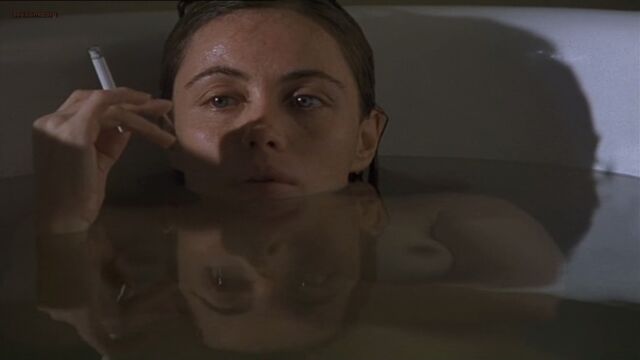 Эммануэль Беар (Emmanuelle Béart sex scenes in "Les égarés" 2003)