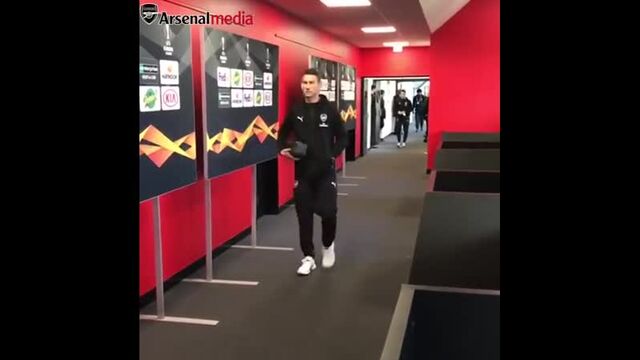 Arsenal arrive at Roazhon Park 