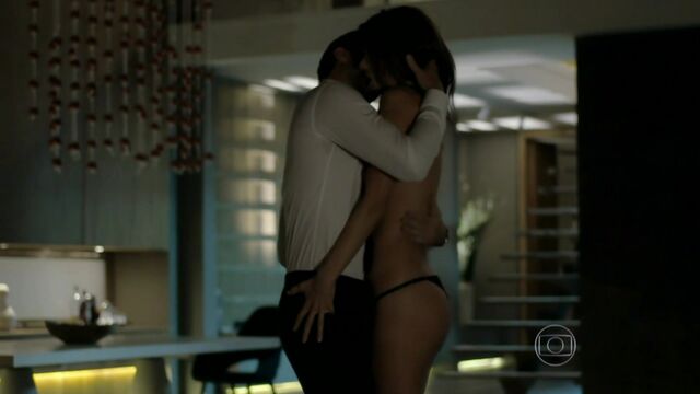 Alessandra Ambrosio Nude - Verdades Secretas (2015) s01e01 HD 1080p
