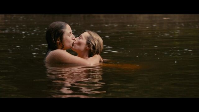 Cécil (Cecile) De France, Izïa (Izia) Higelin Nude - La belle saison (2015) HD 1080p / Сесиль Де Франс, Изиа Ижлен - Наше лето