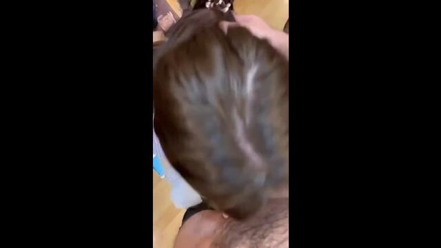 Отсосала хуй в офисе. секретарша глотает сперму. русское домашнее порно