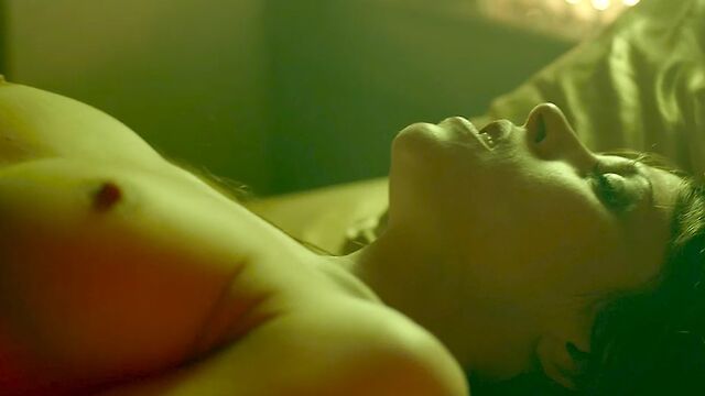 Ashley C, William и Tahyna Tozzi, обнаженная сцена секса в Julia