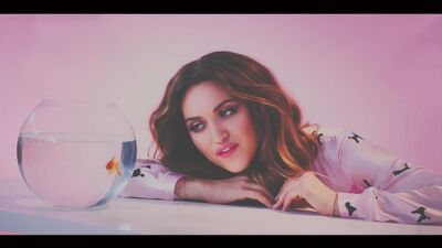 ПРЕМЬЕРА КЛИПА! Ustinova - Побудь со мной (Оксана Устинова - бывшая вокалистка группы «Стрелки»)