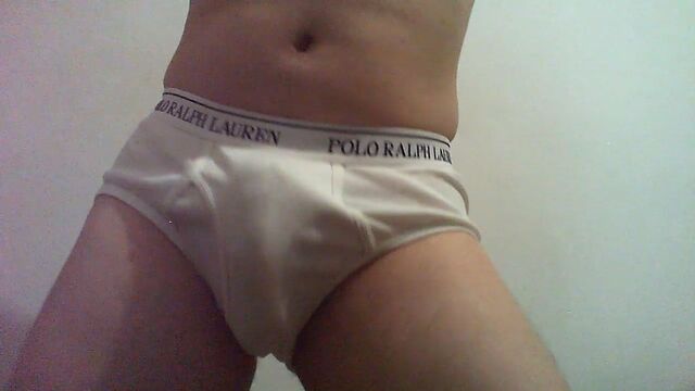 Показывая мои белые трусики-поло, Ralph Lauren