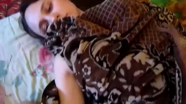 Зацените стесняется капец как на камеру