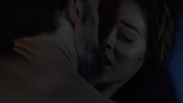 Melia Kreiling Nude - Tyrant s03e05 (2016) HD 1080p