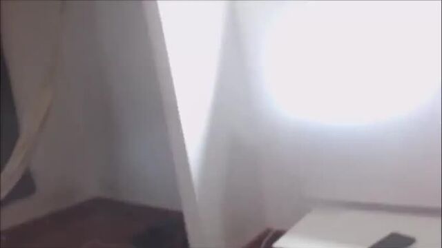 MUZhIK_TRAHAET_SVOJu_SISJASTUJu_ZhENU_I_KONChAET_EJ_V_PIZDU-spcs.me.mp4