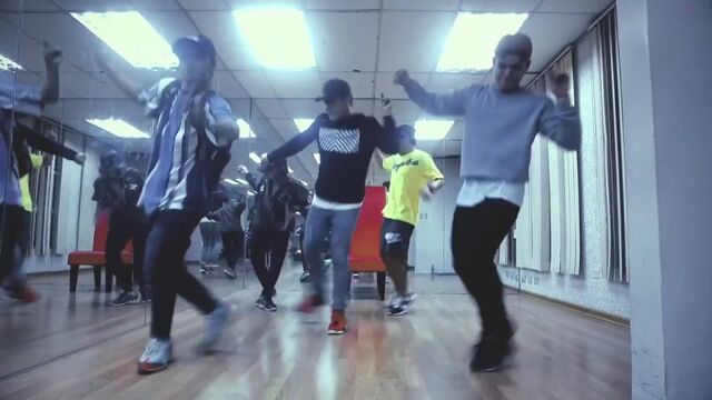 Julian Trono x Chiefrockas - Everybody | Chris Brown ft. Young Lo