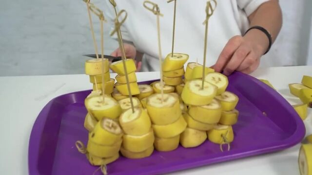 А4 КТО ЛУЧШЕ ПОСТРОИТ ДОМ ИЗ ФРУКТОВ ЧЕЛЛЕНДЖ