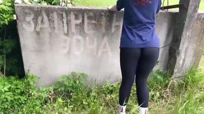 Трахнул подругу с большой жопой на заброшке