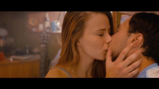 Saskia Rosendahl Nude - Nirgendwo (2016) HD 1080p Watch Online / Саския Розендаль