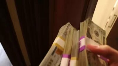 Я дал ему один час, чтобы потратить 100 000 долларов!