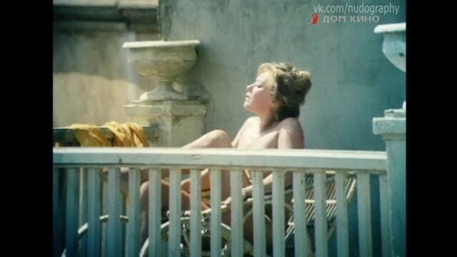 Маргарита Терехова голая в фильме "Санта Эсперанса" (1980, Себастьян Аларкон)