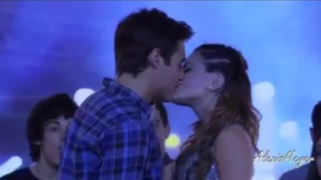 Сериал "Violetta" - поцелуй Виолетты и Леона 80 серия 2 сезон