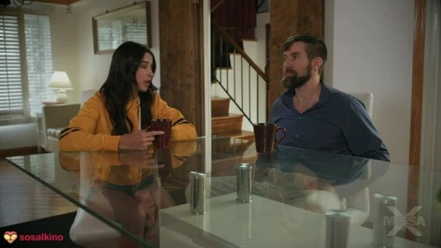 Дочь трахается с ПАПОЙ, порно с Кайли(с русским переводом)