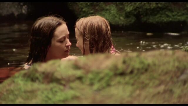Эмили Блант и Натали Пресс (Emily Blunt & Natalie Press lesbian scenes in "My Summer Of Love" 2004)