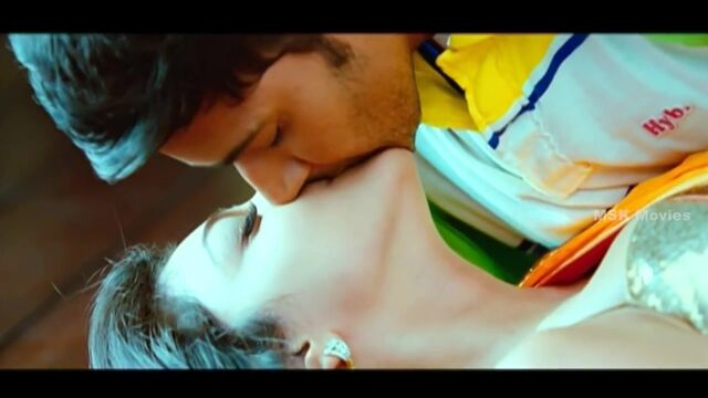 Mahesh Babu, Kajal Aggarwal Lip Lock Scene - Business Man Tamil Movie