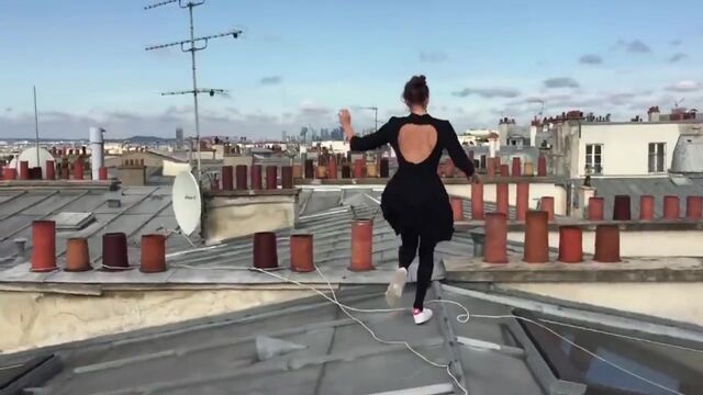 Паркур от красивой девушки