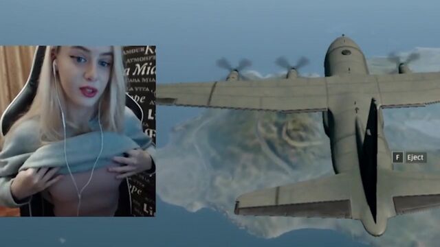 IRL - Стримерша Гтфобай показала грудь