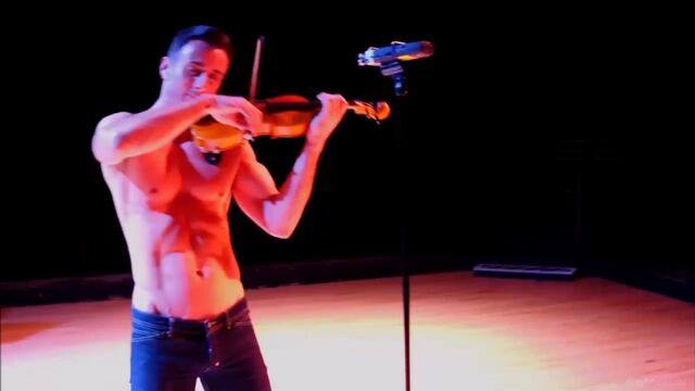 Shirtless Violinist - I Dreamed a Dream (Les Miserables)