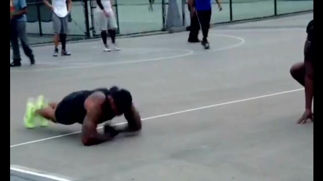 Chadoy Leon - Crazy Extreme Push Ups