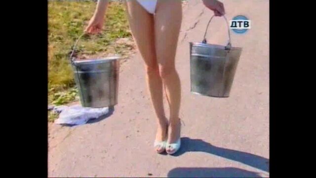 ГОЛЫЕ ПРИКОЛЫ Хорошо в деревне летом!
