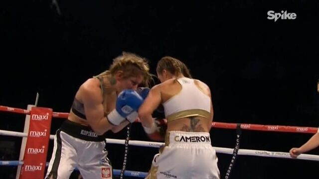 Chantelle Cameron (Pro Debut) - Karina Kopinska (HD 720)