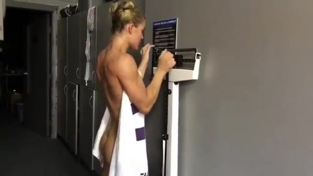 Скандальное взвешивание от девушки бойца UFC - Фелис Херриг