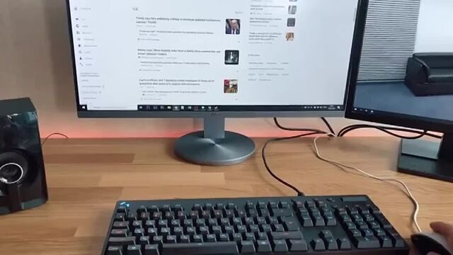 Нагнулась перед братом