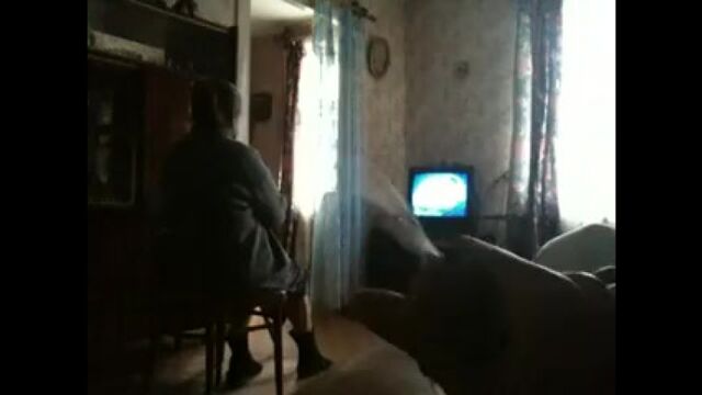 Внук кончает при бабушке