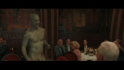 Albrecht Schuch in Pfau - Bin ich echt (2024) (2)_edit