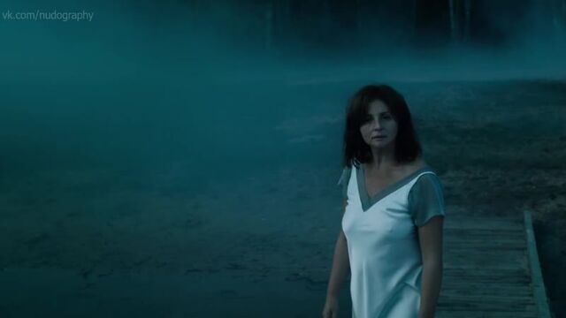 Анна Банщикова в фильме "Колдовское озеро" (2018, Владимир Янковский) Голая? Секси!