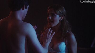 Эмма Уотсон (Emma Watson) в фильме "Хорошо быть тихоней" (The Perks of Being a Wallflower, 2012, Стивен Чбоски) 1080p