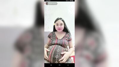 The divine Dea Novatiana Hamil 9bulan in passionate action